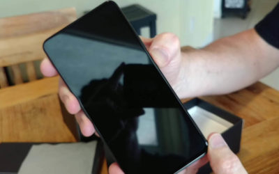 ¿Por qué la pantalla de mi móvil Xiaomi se pone negra con un audio de WhatsApp?