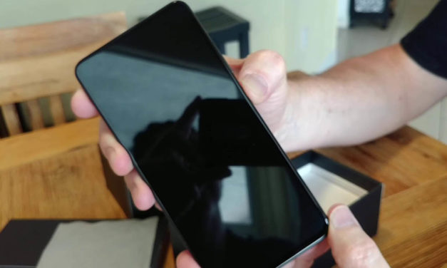 ¿Por qué la pantalla de mi móvil Xiaomi se pone negra con un audio de WhatsApp?