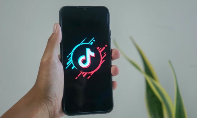 Cómo poner un vídeo de TikTok de fondo de pantalla y bloqueo