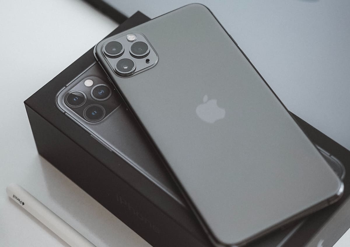 iPhone eSIM