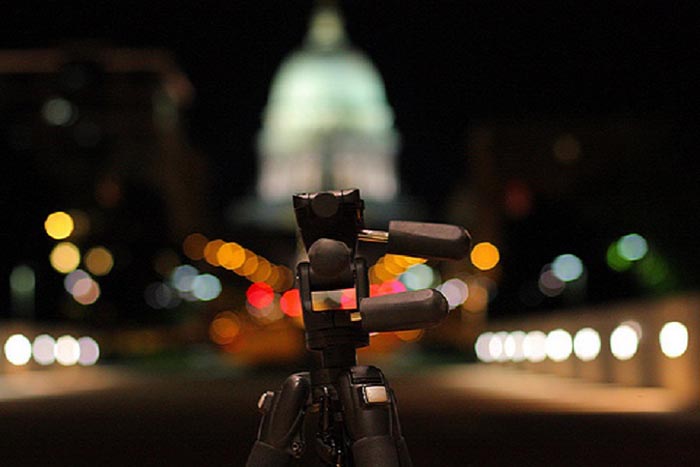 Soy fotógrafo amateur, estos 7 trucos me han ayudado a sacar mejores fotos de noche 4 luces externas foto