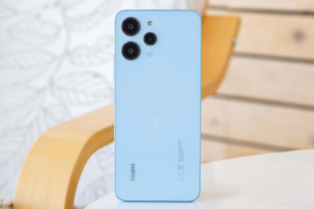 ¿El Redmi 12 trae cargador, funda y protector de pantalla? 1 redmi 12 que trae