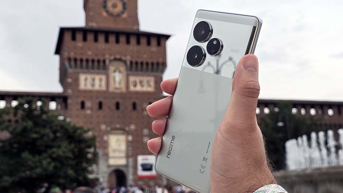 realme-gt-6-2
