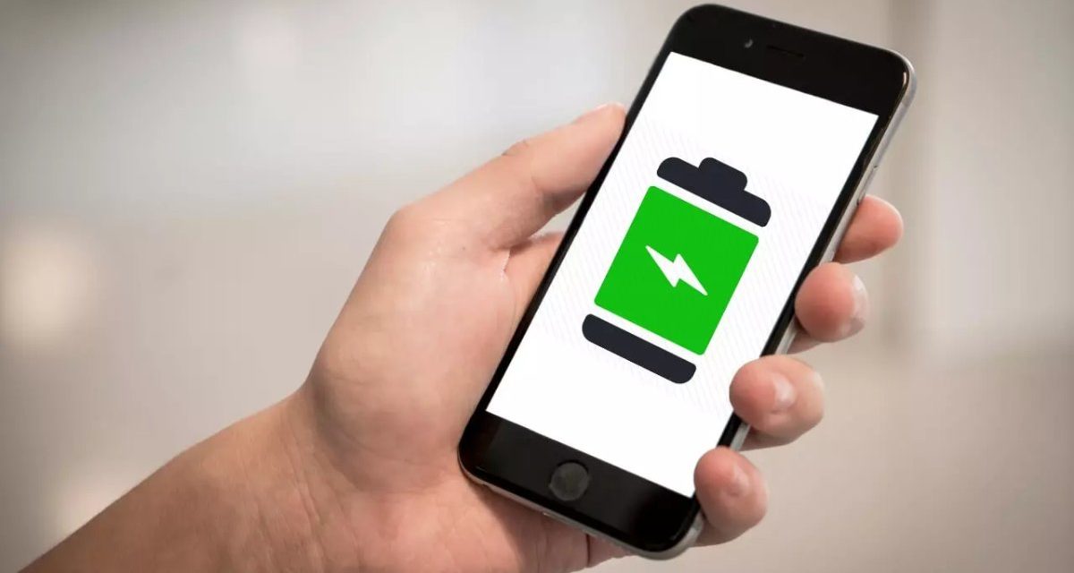 ¿Es recomendable cargar el iPhone al 100% de batería?