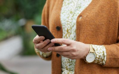 Estos son los 5 mejores teléfonos móviles para mayores con WhatsApp